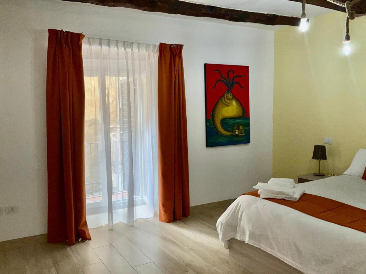'A Room De' Scugnizzi เนเปิลส์ ภายนอก รูปภาพ